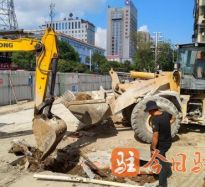 鸡鸡捅阴道高温下的坚守｜道路建设者用汗水铺就畅通路